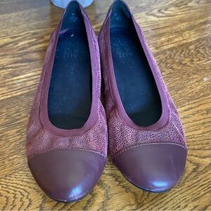 Naturalizer Women's Burgundy Flats EUC